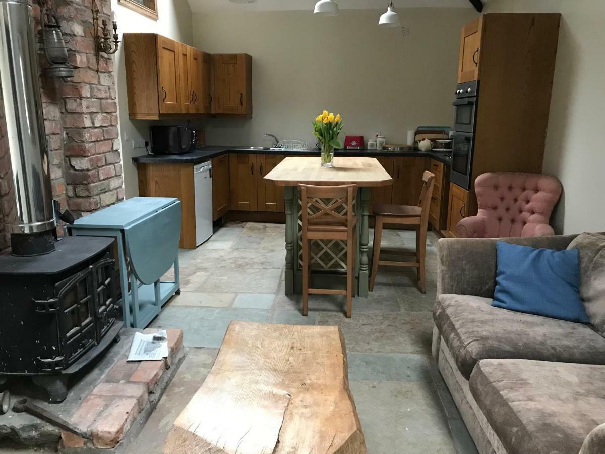 Tracey'S Farmhouse Cottage Белфаст Екстериор снимка