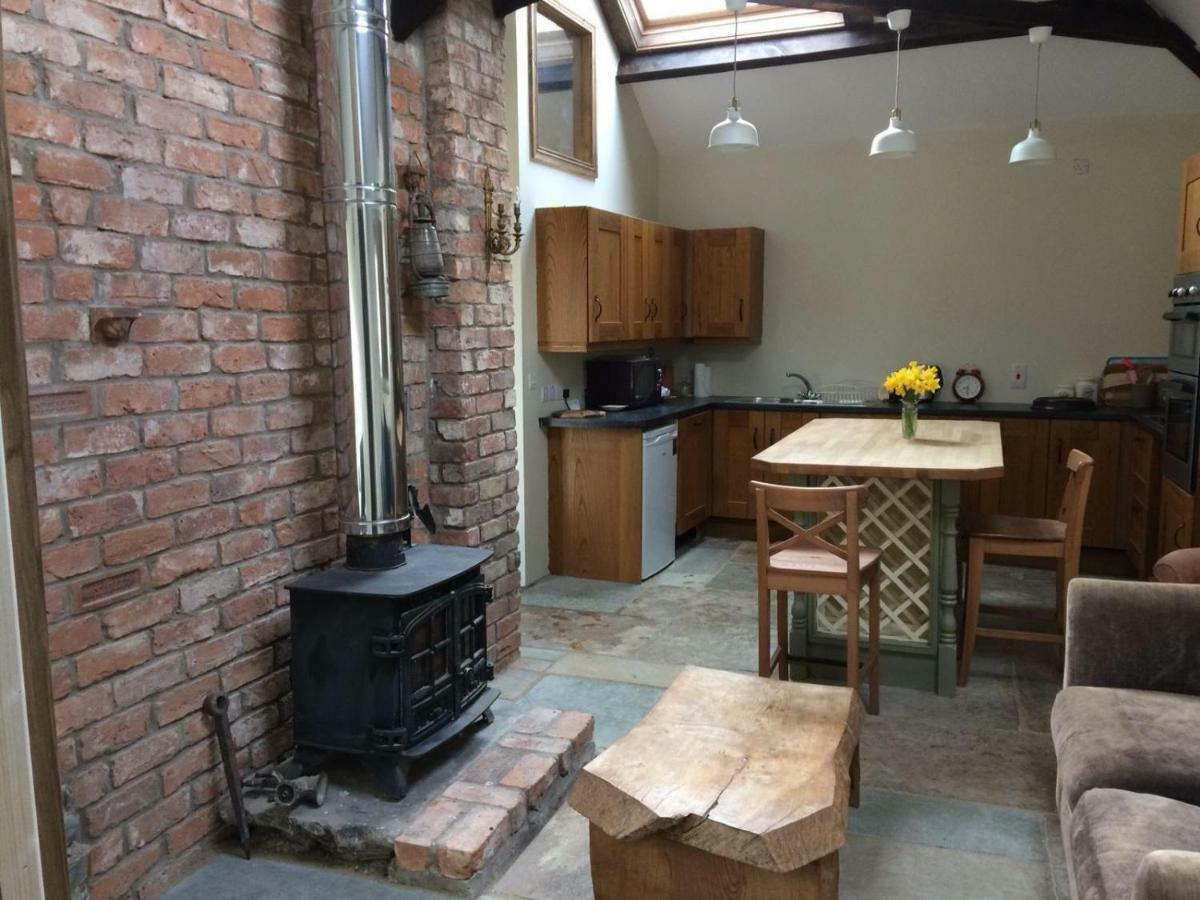 Tracey'S Farmhouse Cottage Белфаст Екстериор снимка